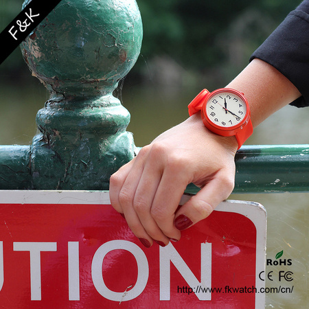 electric-watch-red-479603 (1)