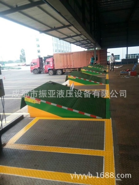 固定式登车桥