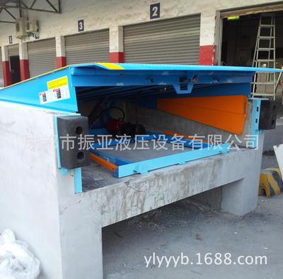 液压固定式登车桥，高度调节板集装箱卸货平台，固定月台式登车桥
