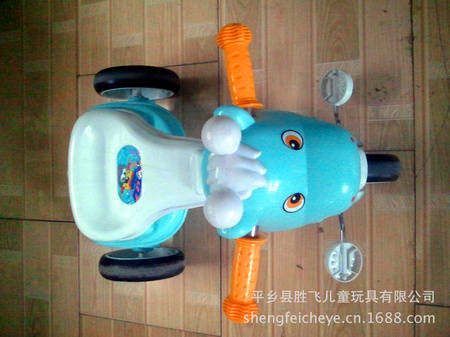 塑料新品三轮车
