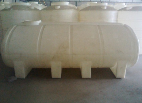 供应5吨卧式塑料桶5吨卧式塑料储罐
