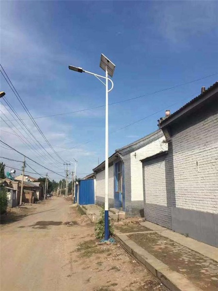 厂家生产销售山东淄博太阳能路灯农村路灯灯杆电池板LED路灯