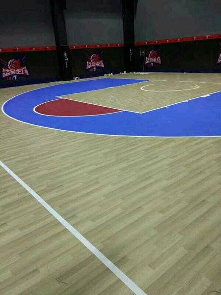 籃球場塑膠地板 塑膠籃球場要多少造價