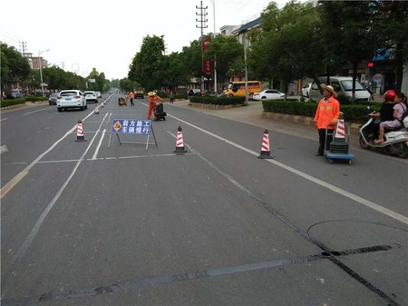 路面加热型密封胶,沥青路面灌缝胶厂家价格