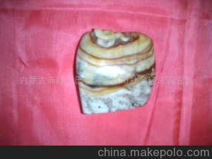 巴林石自然形巧雕（蛇）(图)