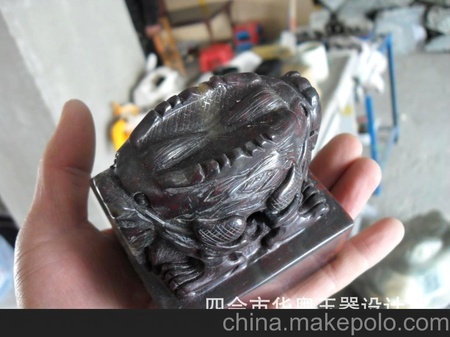 玉玺加工定做 四会华粤玉器加工厂 和田玉墨玉中华印 来料加工价