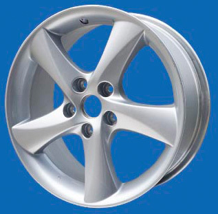 常用轿车钢圈轮胎的价格表 轿车正常换轮胎用换钢圈吗？一个轮胎600多不是含钢圈吧？