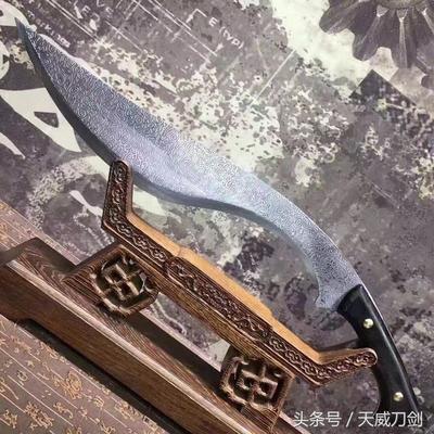 钨钢军刀 怎样判断钛钢做的军刀？声音？还是重量？