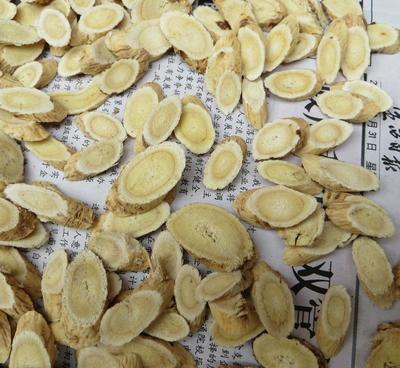 黄芩种植利润 种植黄芪一亩地一年能收入多少钱