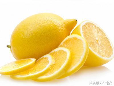 青柠檬美白还是黄柠檬  柠檬水的功效与禁忌 青柠檬好还是黄柠檬好 