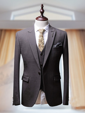 男礼服套装短袖  想定制男士礼服,但是好多都是面料好的,款式老；款式时尚的,面料... 